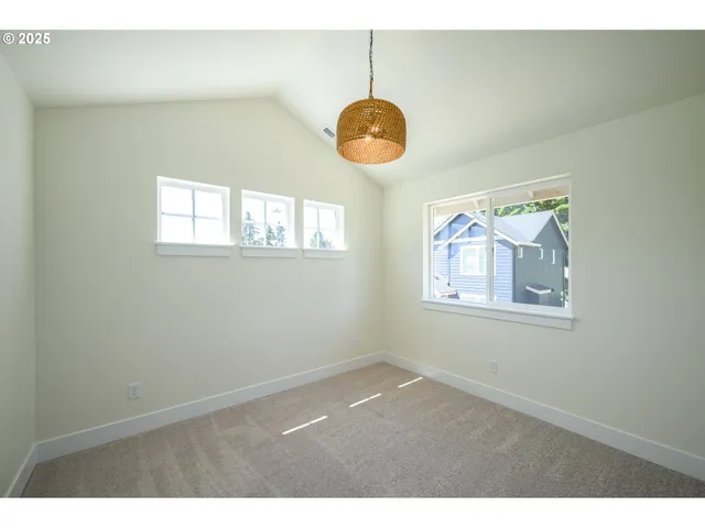 $574,900 | 3233 East Province Court, Newberg, OR 97132