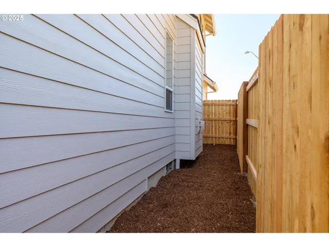 $574,900 | 3233 East Province Court, Newberg, OR 97132