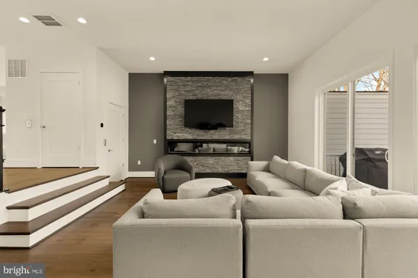 $1,599,900 | 3737 Glenmoor Reserve Lane, Chevy Chase, MD 20815