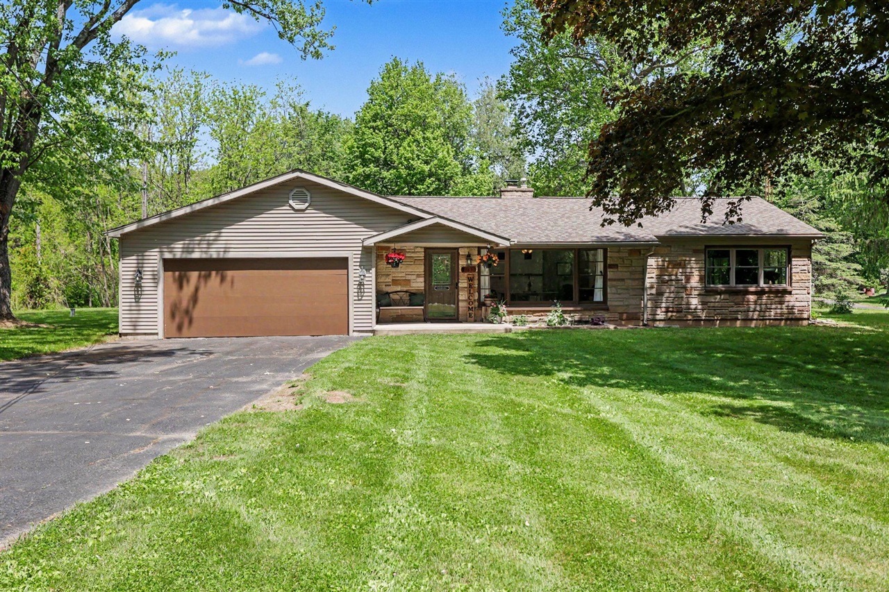 735 Lyon Lake Road Marshall, MI 49068 - Photo 2 of 25