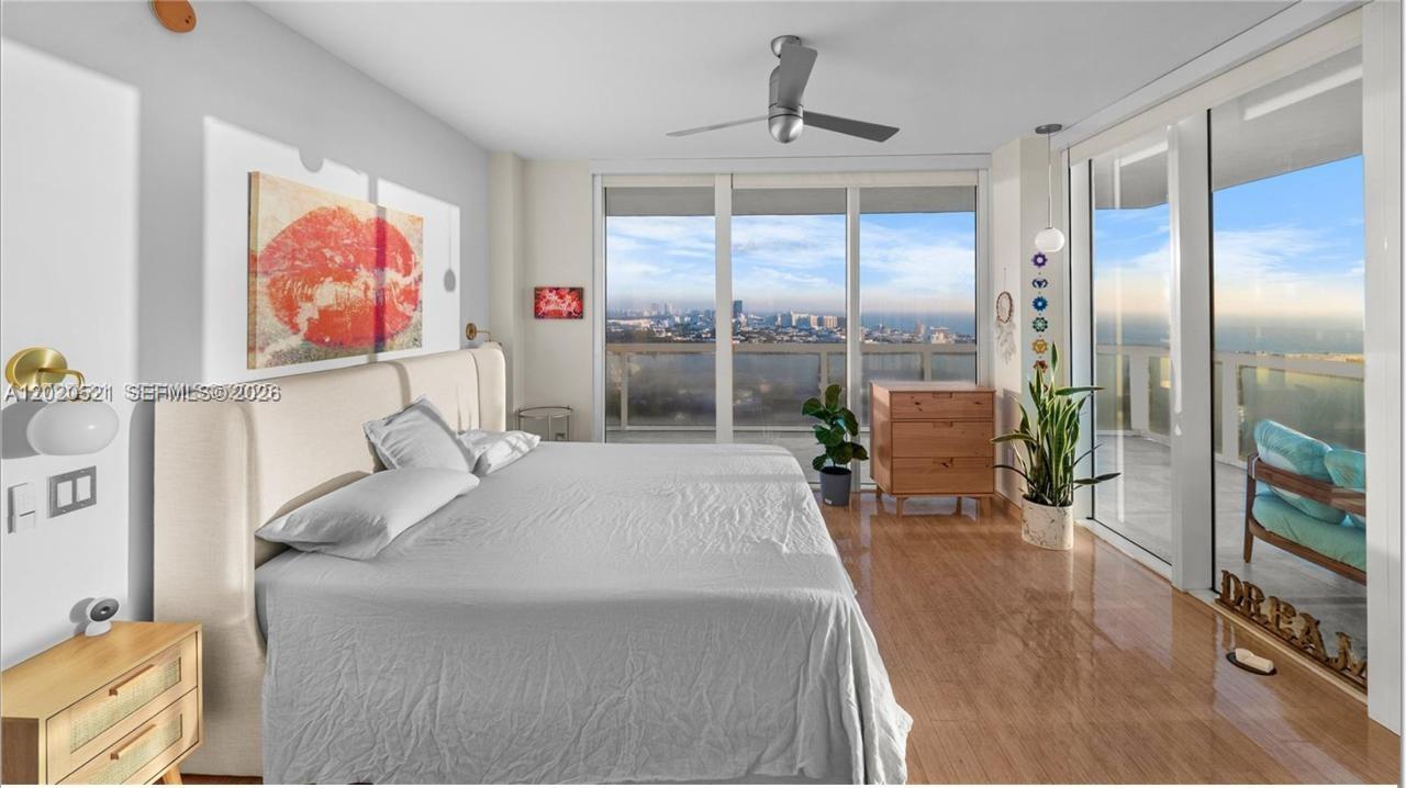 450 Alton Road, Unit 2810 Miami Beach, FL 33139 - Photo 9 of 38