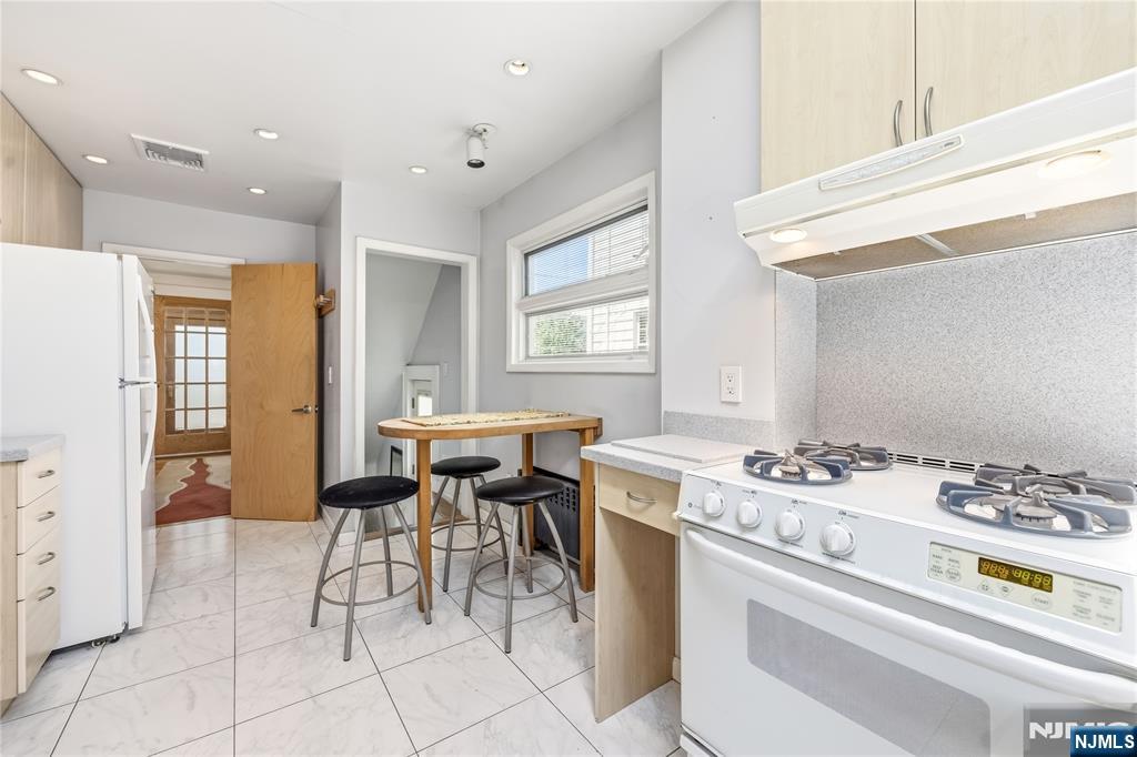 447 Sussex Road Wood-Ridge, NJ 07075 - Photo 17 of 23