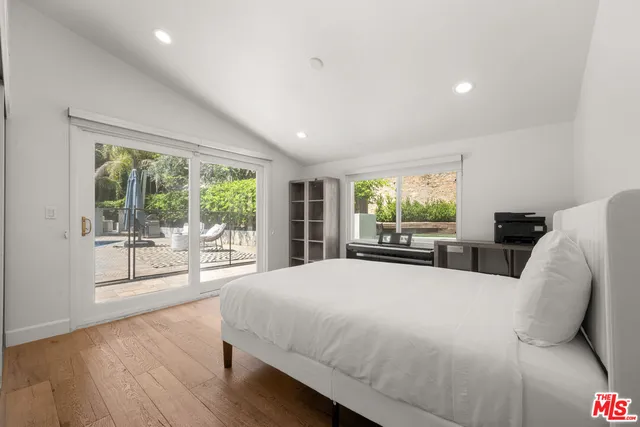 $7,949 | 20159 Hatteras Street, Unit 20157, Woodland Hills, CA 91367