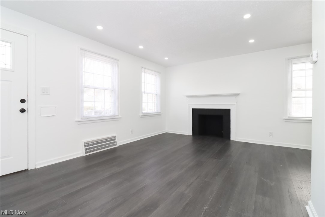 3713 Pennington Road Cleveland, OH 44120 - Photo 5 of 35 Gallery Image 5