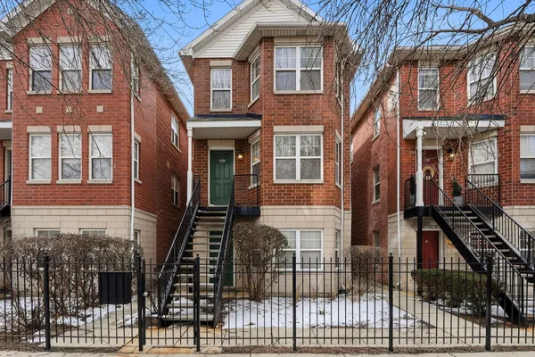 $3,200 | 1156 North Howe Street, Unit C, Chicago, IL 60610