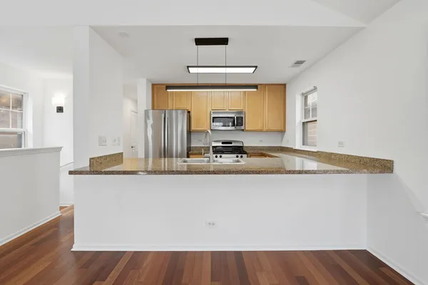 $3,200 | 1156 North Howe Street, Unit C, Chicago, IL 60610