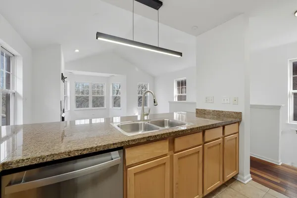 $3,200 | 1156 North Howe Street, Unit C, Chicago, IL 60610