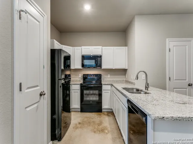 $1,595 | 7935 Dial Ike Drive, Unit 402, San Antonio, TX 78218