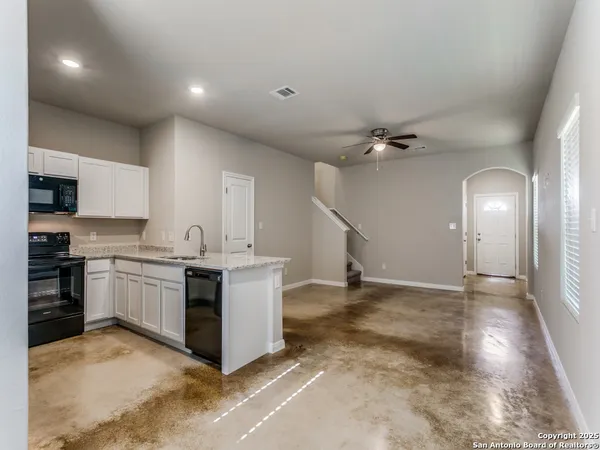 $1,575 | 7935 Dial Ike Drive, Unit 402, San Antonio, TX 78218
