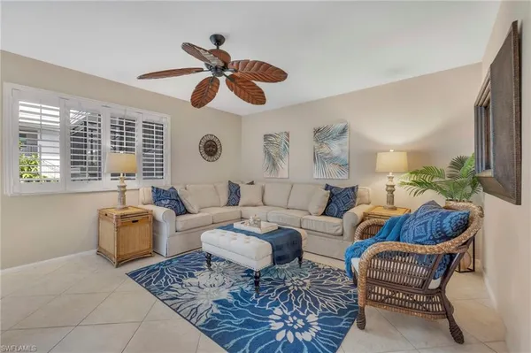 $420,000 | 788 Park Shore Drive, Unit D26, Naples, FL 34103