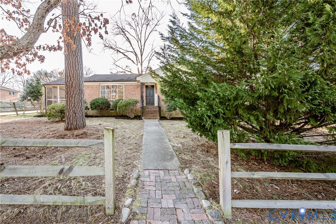 6048 Gainford Road Richmond, VA 23234 - Photo 12 of 83 View of front of house with a fenced front yard an