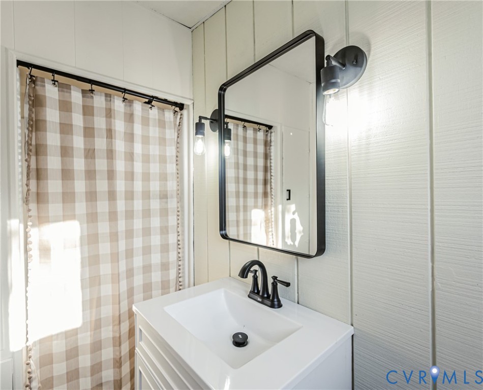6048 Gainford Road Richmond, VA 23234 - Photo 65 of 83 Bathroom featuring vanity