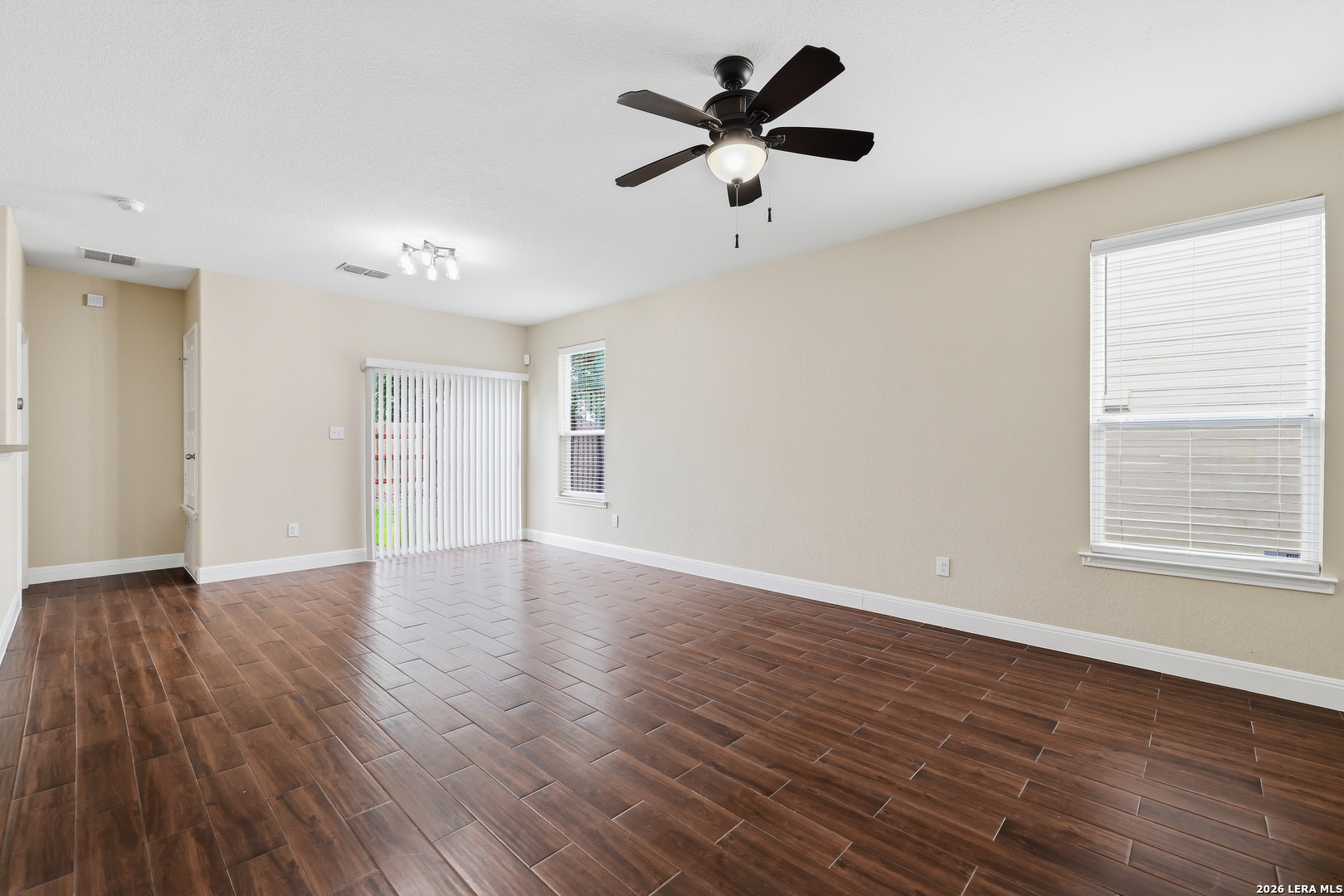 10131 Maple Ranch San Antonio, TX 78245 - Photo 6 of 27
