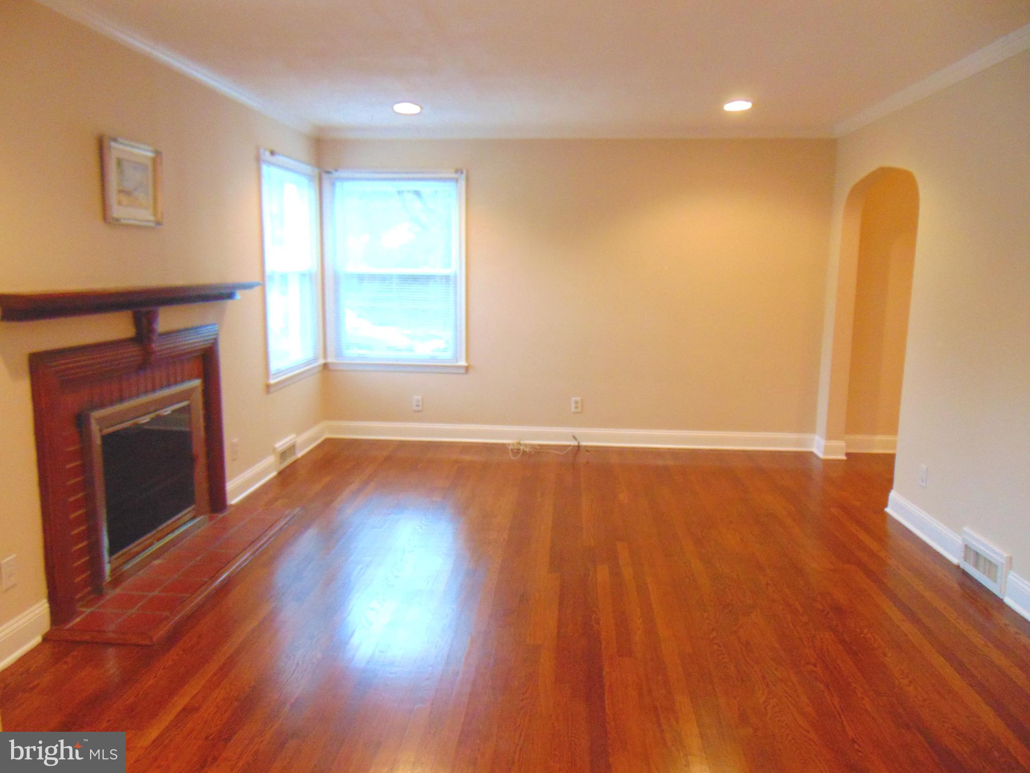 10901 Liberty Road Randallstown, MD 21133 - Photo 7 of 21 Living Room