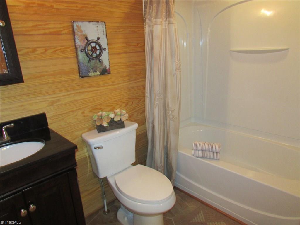 2301 Millcroft Road Pleasant Garden, NC 27313 - Photo 16 of 20 Ensuite Bath For Bedroom 3