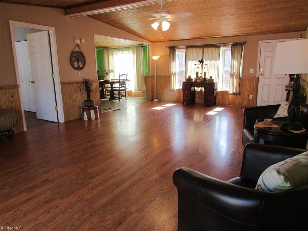 2301 Millcroft Road Pleasant Garden, NC 27313 - Photo 4 of 20 Living Room
