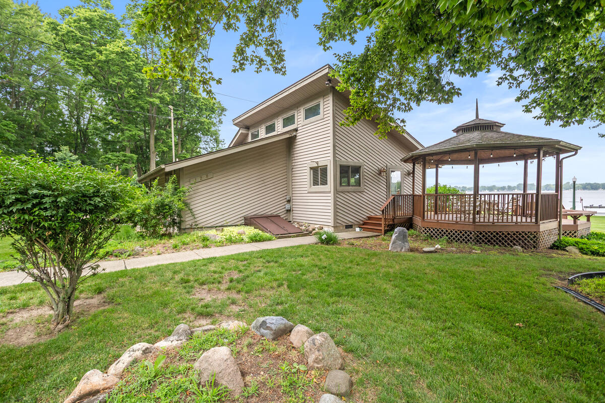 128 Wilmin Road Quincy, MI 49082 - Photo 9 of 38 128-Wilmin_003