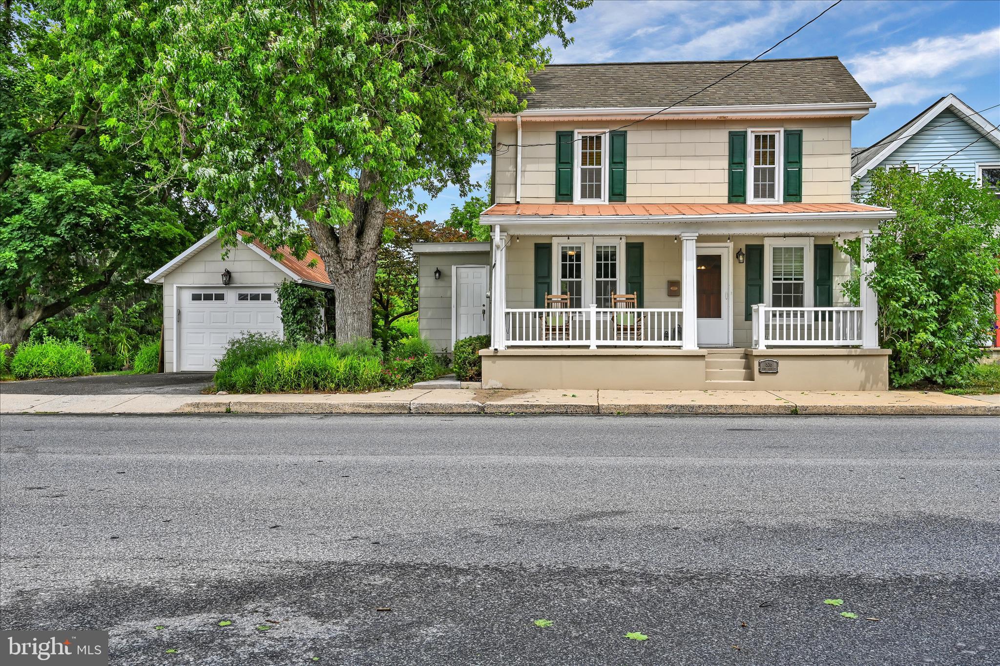 536 West High Street Manheim, PA 17545 - Photo 4 of 43 Exterior Front