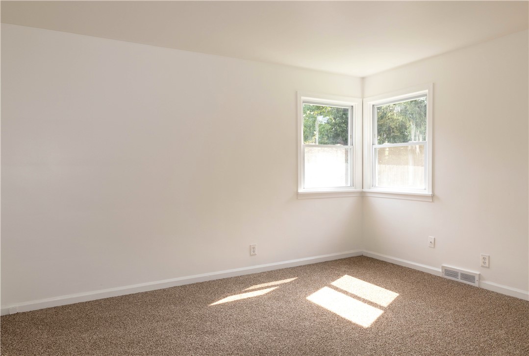 137 Long Meadow Drive Irondequoit, NY 14621 - Photo 7 of 28