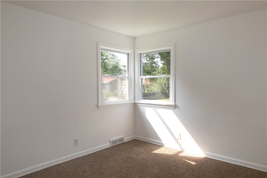 137 Long Meadow Drive Irondequoit, NY 14621 - Photo 9 of 28