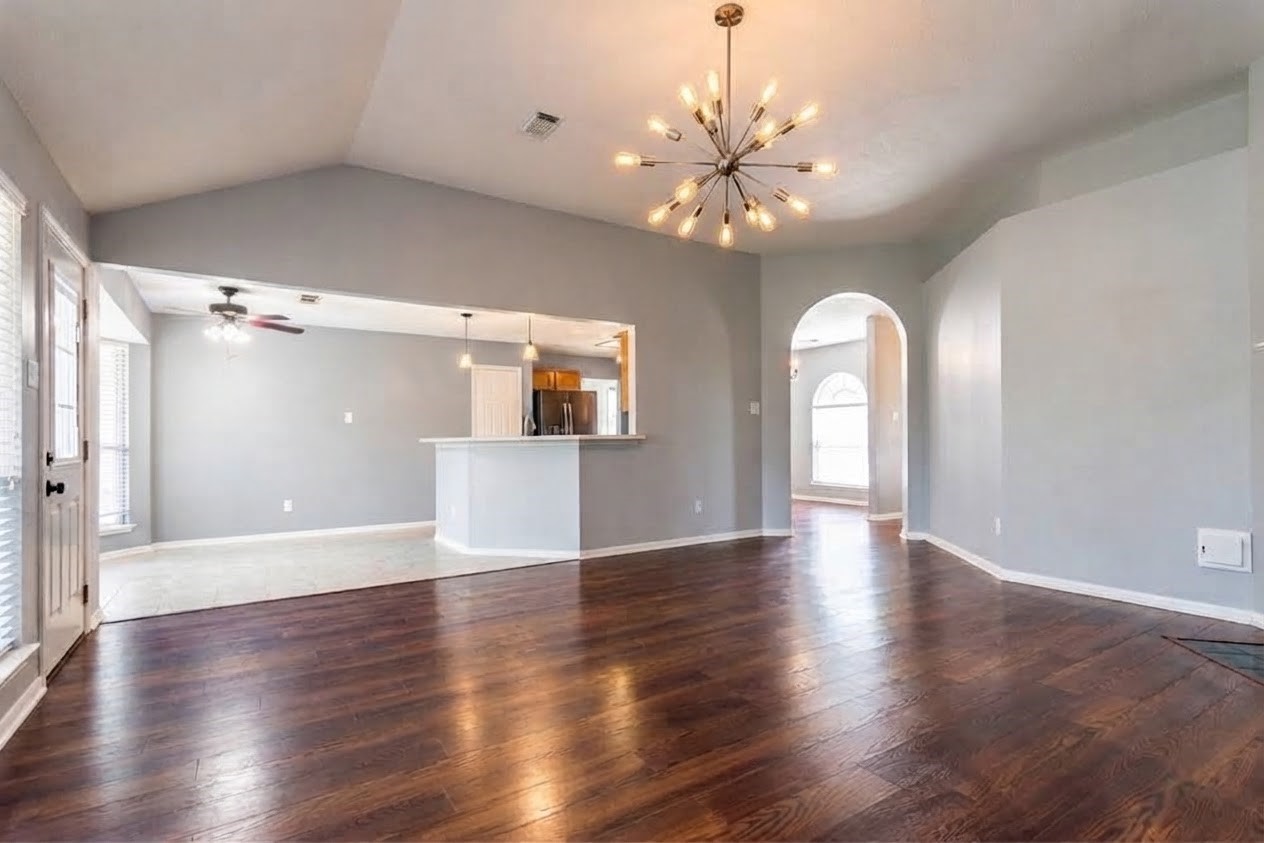 16206 Ruffian Drive Friendswood, TX 77546 - Photo 5 of 19 Spacious living space