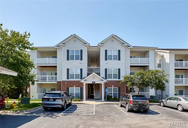 $182,400 | 37 Kassebaum Lane, Unit 203, St. Louis, MO 63129