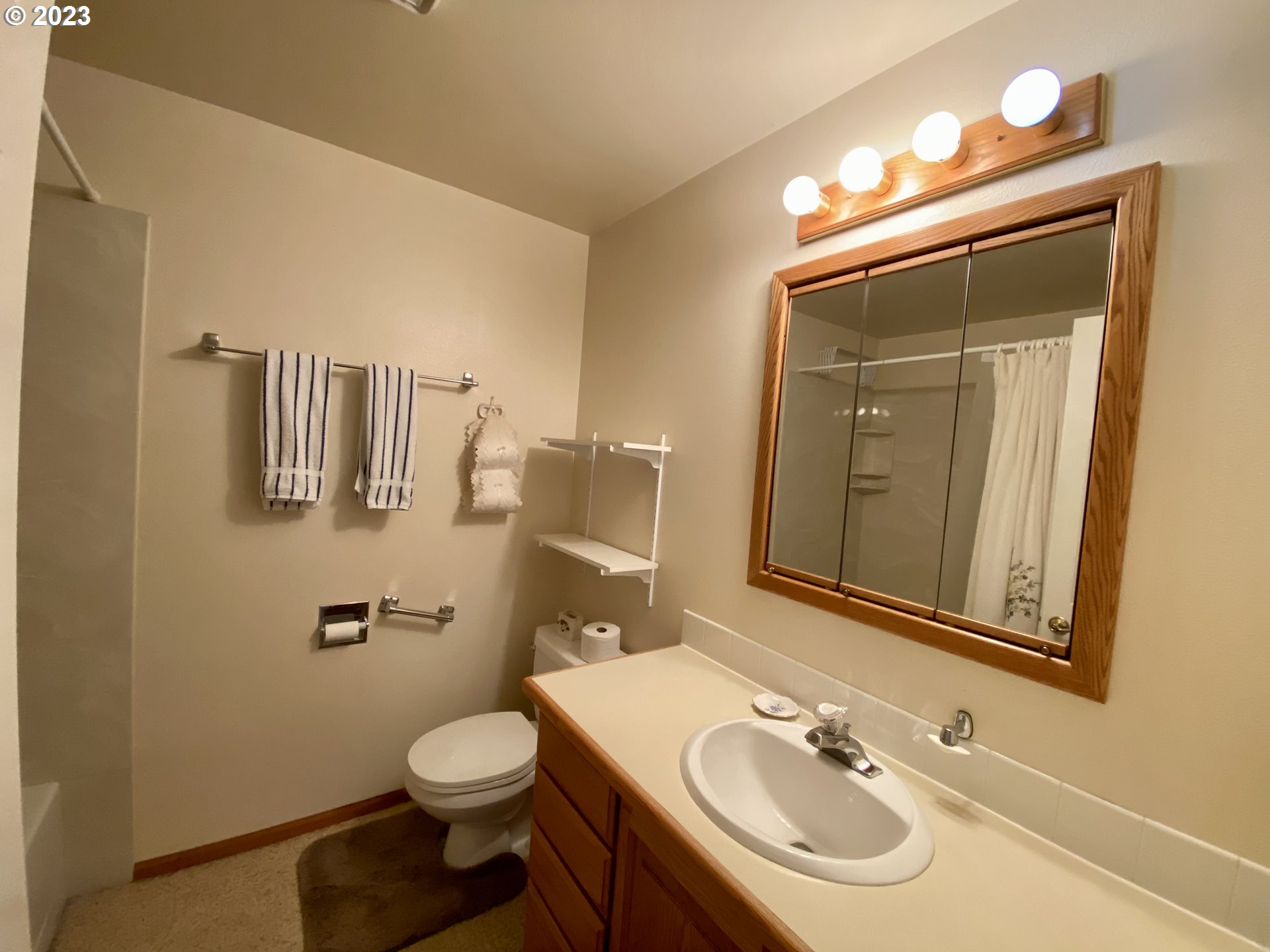 984-986 Berntzen Road Eugene, OR 97402 - Photo 24 of 48