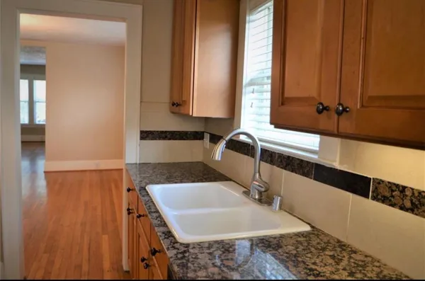 $2,495 | 1507 McDuffie Street, Houston, TX 77019