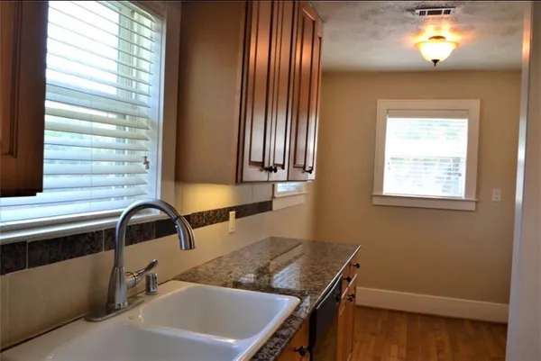 $2,495 | 1507 McDuffie Street, Houston, TX 77019