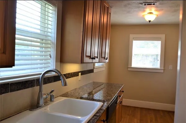$2,495 | 1507 McDuffie Street, Houston, TX 77019