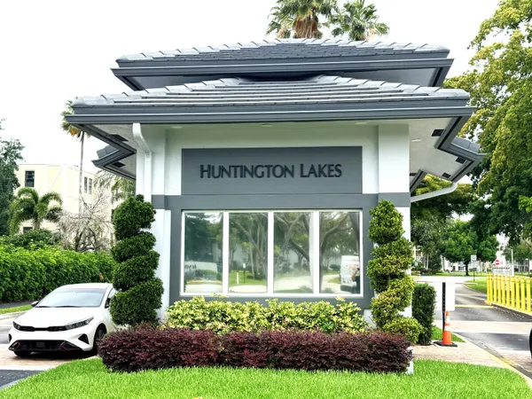 $2,200 | 14307 Bedford Drive, Unit 302, Delray Beach, FL 33446