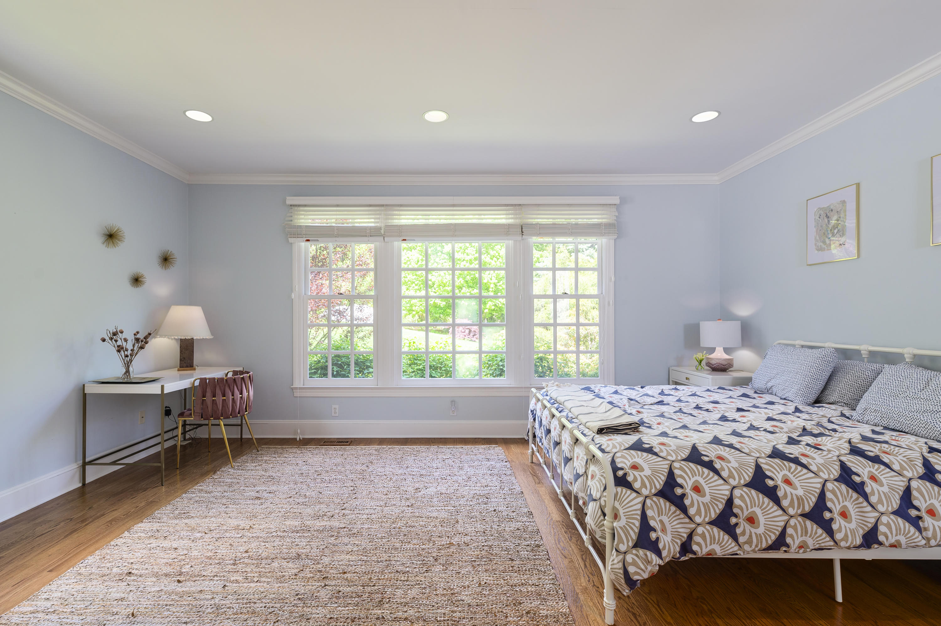 465 North Wilton Road New Canaan, CT 06840 - Photo 18 of 64 a bedroom with a bed and a desk