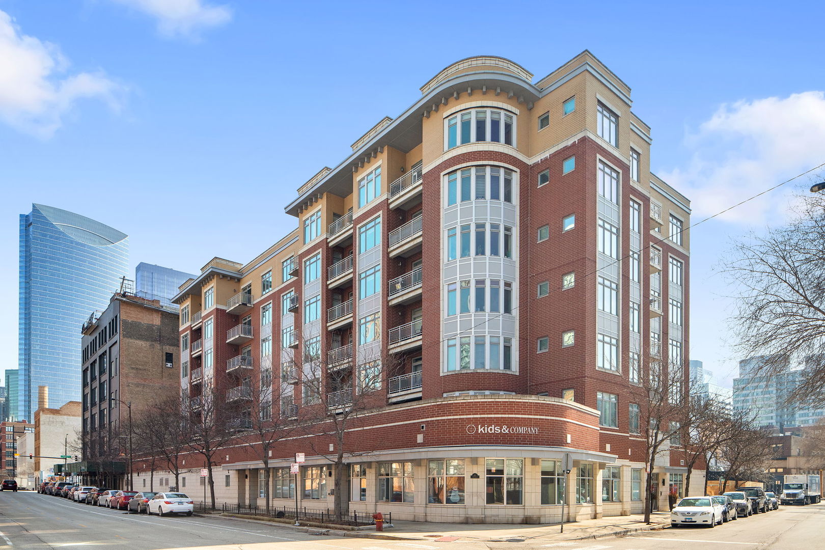 657 West Fulton Street, Unit 705 Chicago, IL 60661 - Photo 1 of 24 a front view of a building