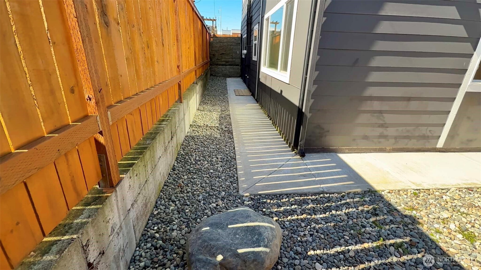 9040 17th Avenue Southwest Seattle, WA 98106 - Photo 17 of 34 a view of entryway