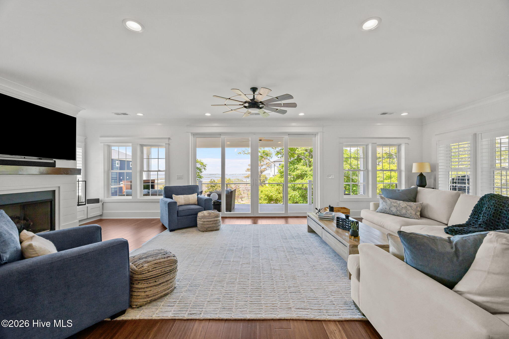 10508 Coast Guard Road Emerald Isle, NC 28594 - Photo 29 of 64 Interior
