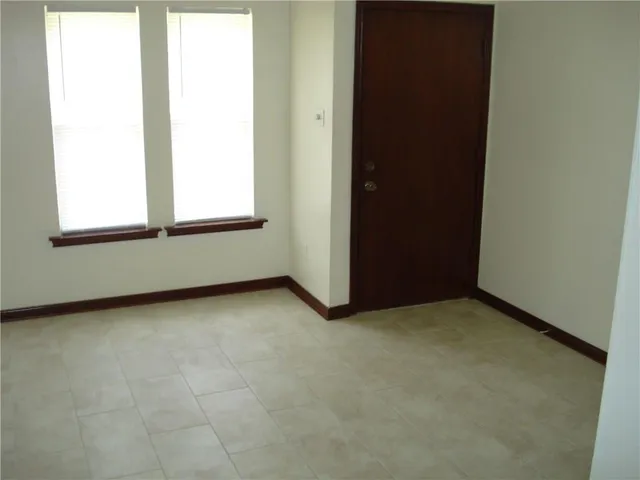 $1,200 | Undisclosed Address, Mandeville, LA 70448