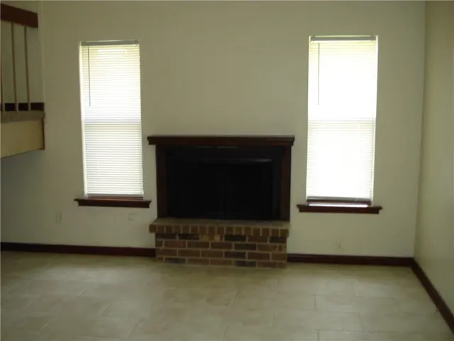 $1,200 | Undisclosed Address, Mandeville, LA 70448