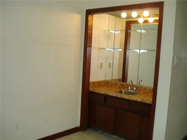 $1,200 | Undisclosed Address, Mandeville, LA 70448