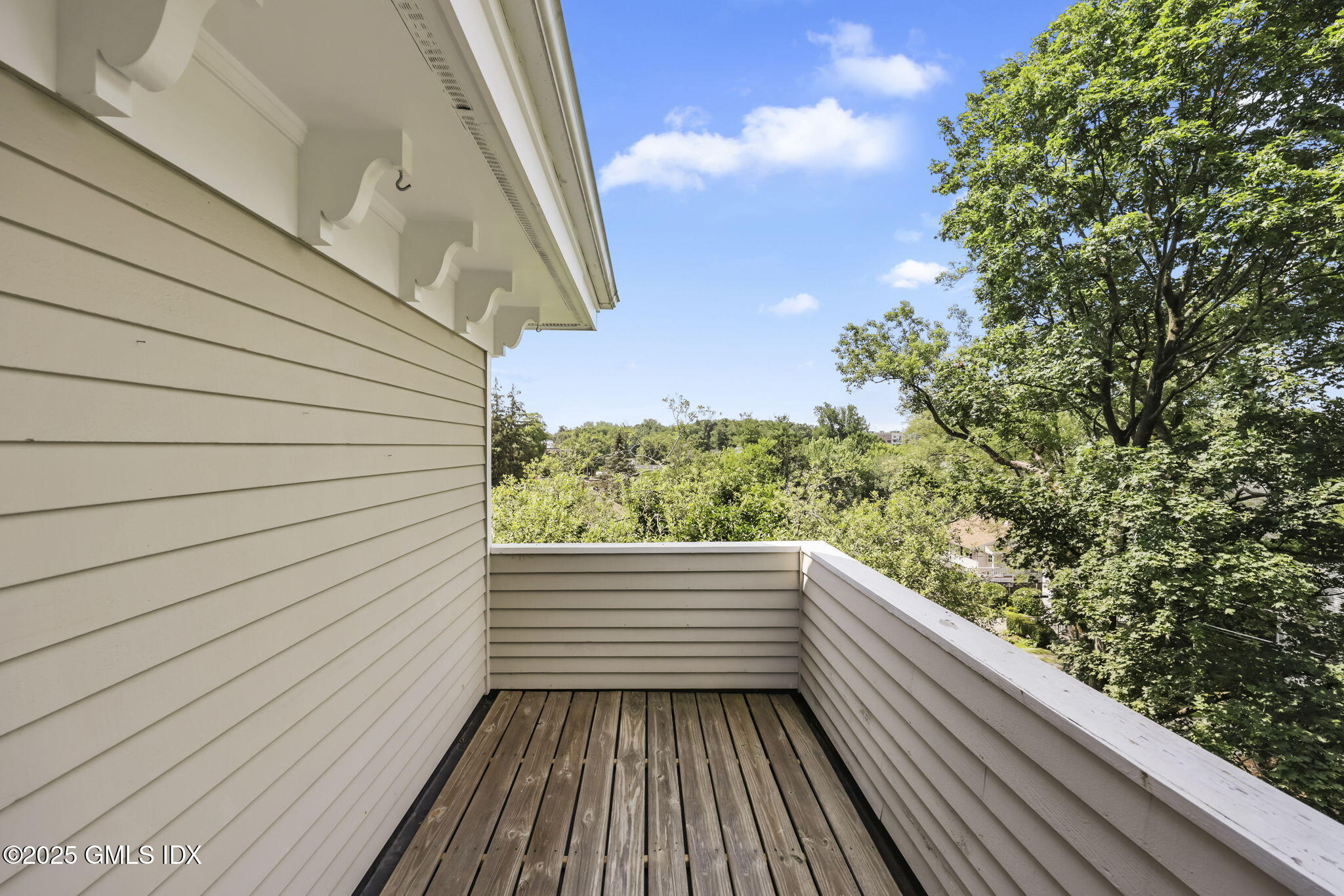 172 Field Point Road, Unit 9 Greenwich, CT 06830 - Photo 20 of 20 a view of balcony