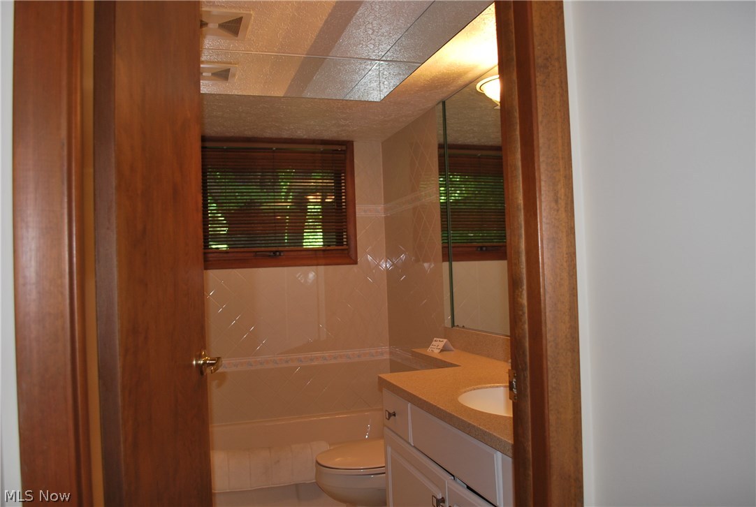 13712 Rockhaven Road Newbury, OH 44065 - Photo 17 of 22