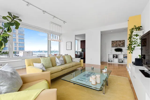 a view of kitchen with breakfast area