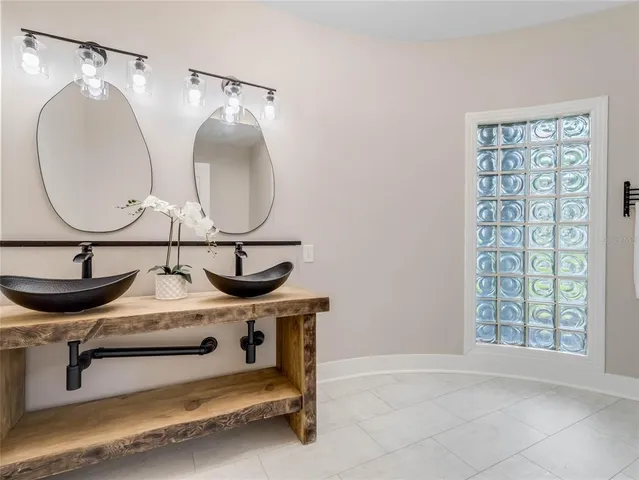 a view of a living room