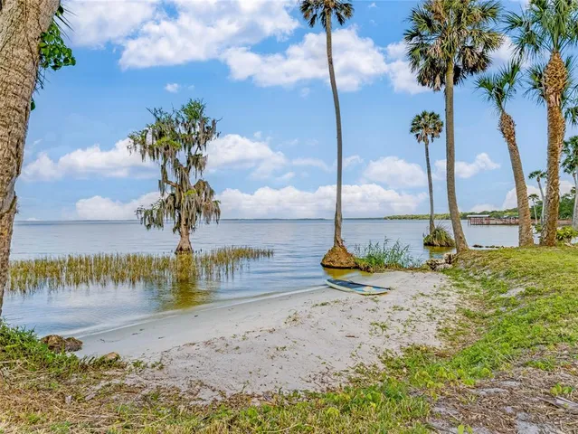 $1,499,900 | 303 Waterwood Drive, Yalaha, FL 34797