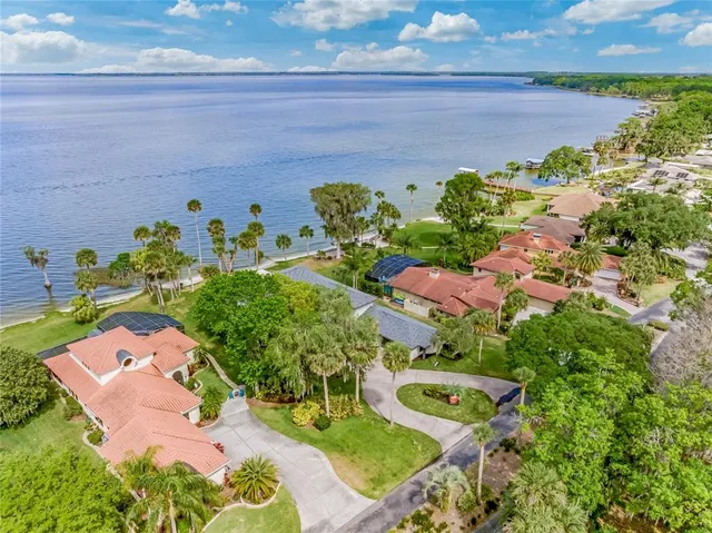 $1,499,900 | 303 Waterwood Drive, Yalaha, FL 34797