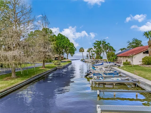 $1,499,900 | 303 Waterwood Drive, Yalaha, FL 34797