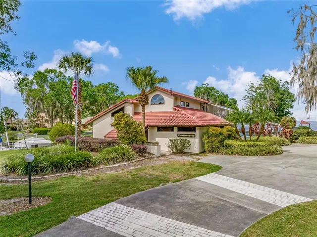 $1,499,900 | 303 Waterwood Drive, Yalaha, FL 34797