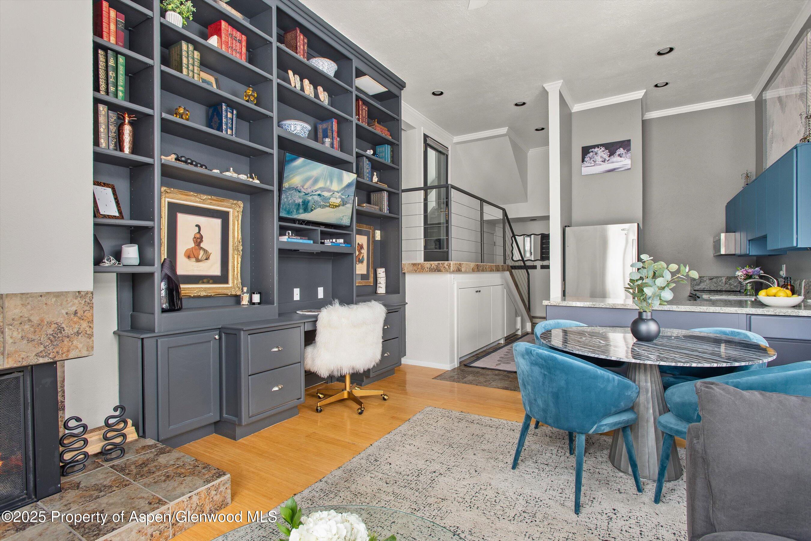 1050 Waters Avenue, Unit 9 Aspen, CO 81611 - Photo 4 of 11 Living/Dining Area