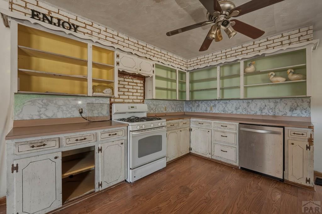 952 Twin Lakes Road Walsenburg, CO 81089 - Photo 10 of 38