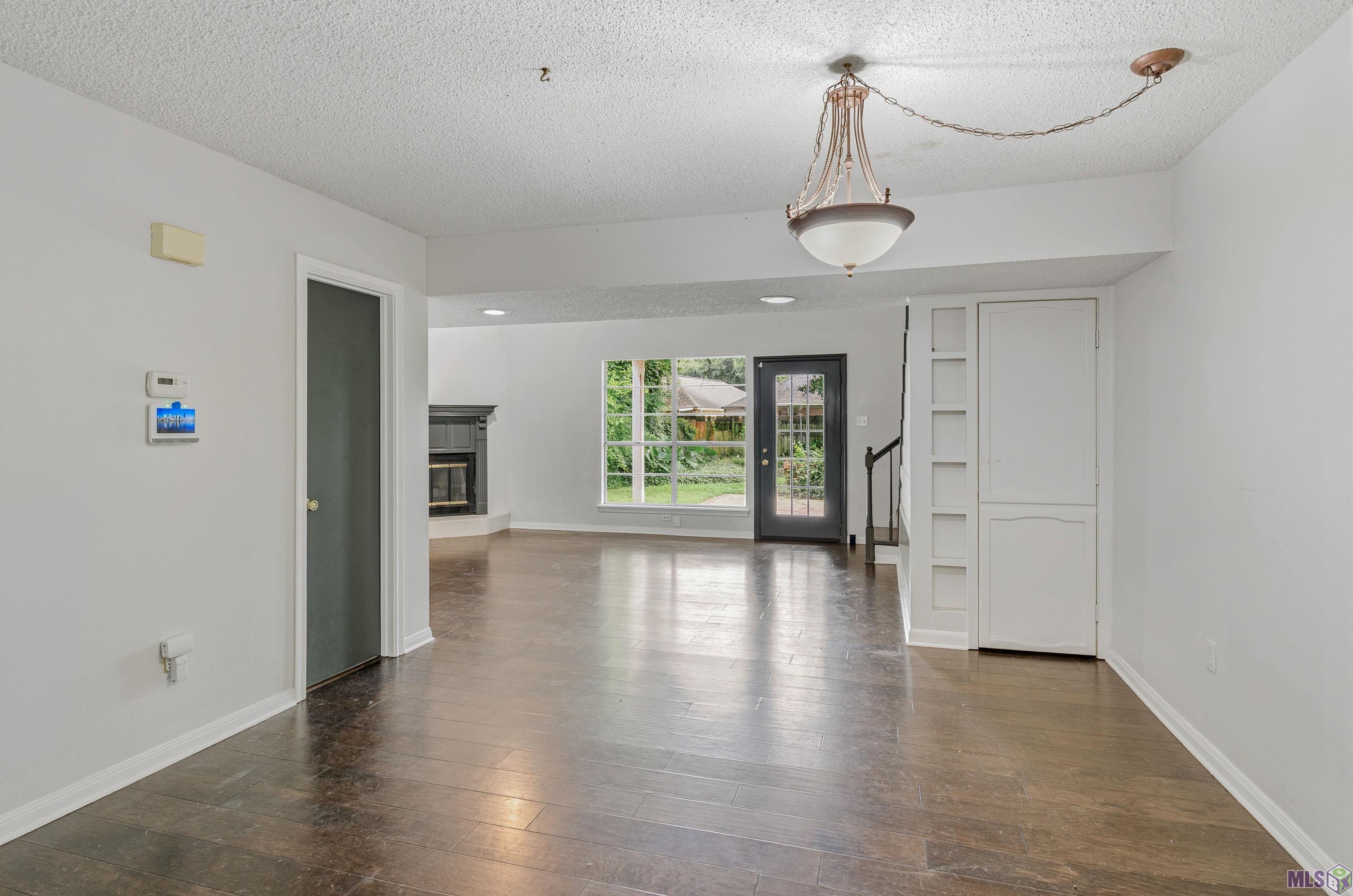 1881 Stonegate Court Baton Rouge, LA 70815 - Photo 5 of 19