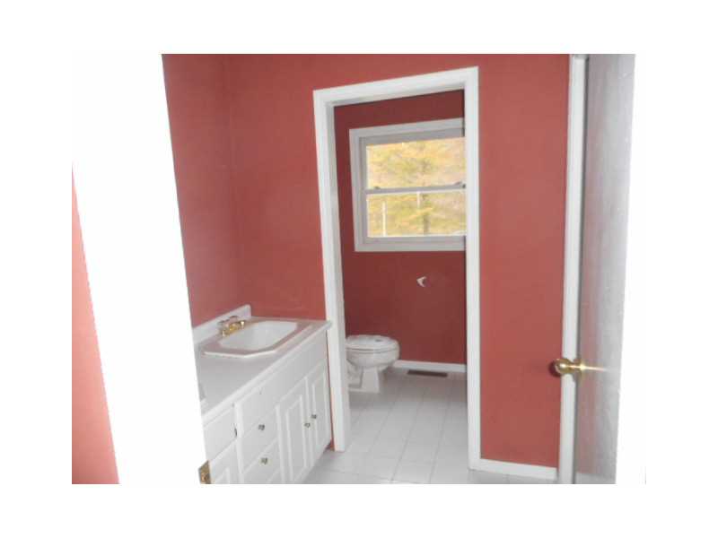 35 Briarwood Hill Road Exeter, RI 02822 - Photo 10 of 15 Bathroom.